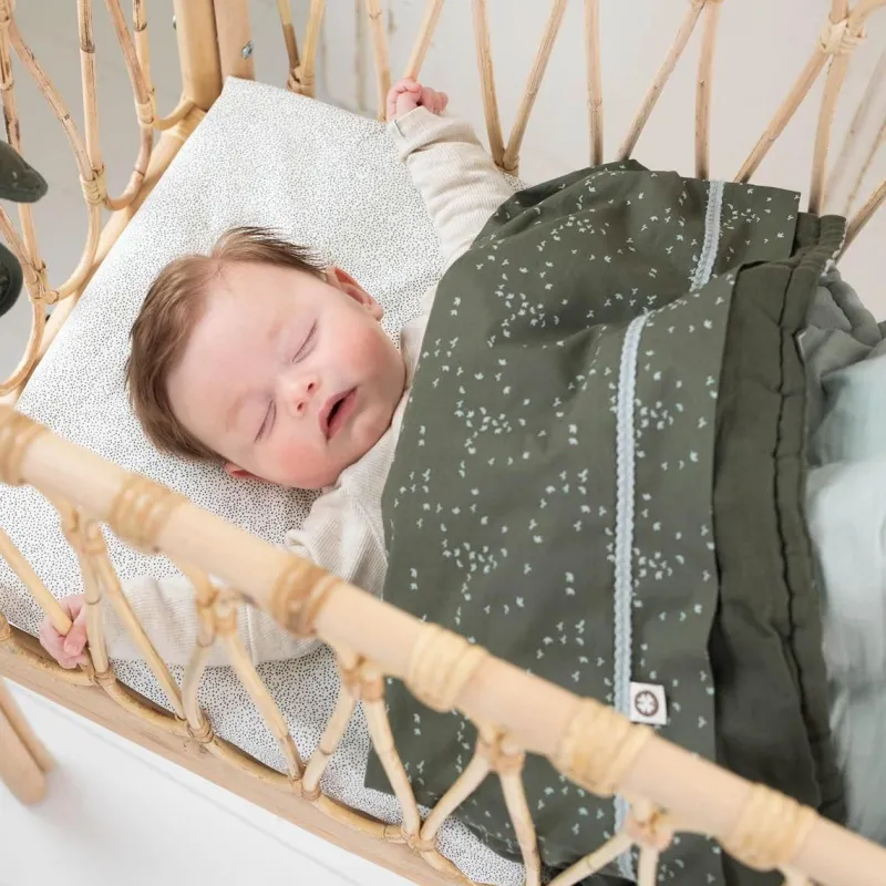 spannbetttuch_fr_das_bett_3-4.webp Noppies Spannbetttücher | Babyzimmer-Spannbetttuch Für Das Bettchen Tiny Dot -